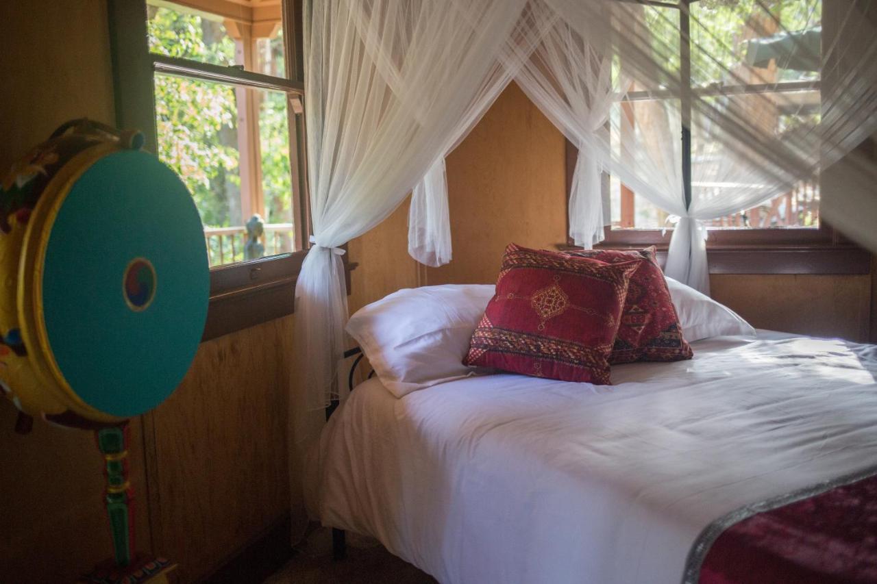 Quiet Mind Lodge, Spa & Retreat Sequoias كيرنفيل المظهر الخارجي الصورة