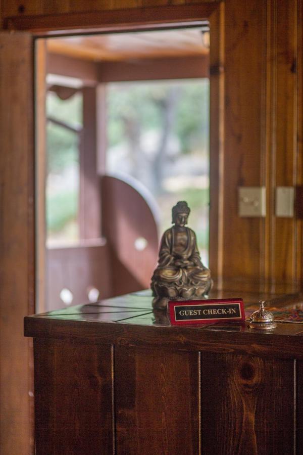 Quiet Mind Lodge, Spa & Retreat Sequoias كيرنفيل المظهر الخارجي الصورة