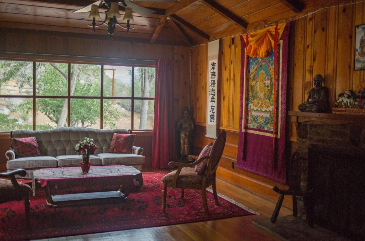 Quiet Mind Lodge, Spa & Retreat Sequoias كيرنفيل المظهر الخارجي الصورة